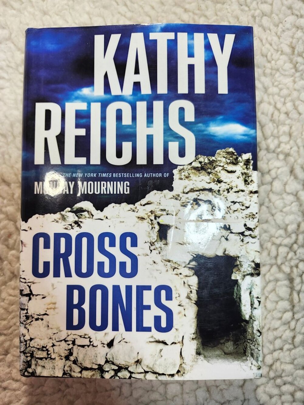 Kathy Reichs Cross Bones Hardcover 2005 Scribner Mystery Thriller Novel With DJ
